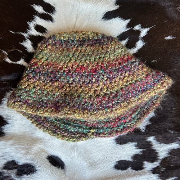 hippie boho fairy grunge neutral green multicolor knit floral attache hat - Picture 5 of 5